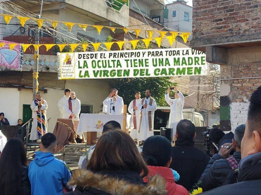 Mons. Garca Cuerva: 'La Virgen del Carmen mira a sus hijos con los ojos del amor'