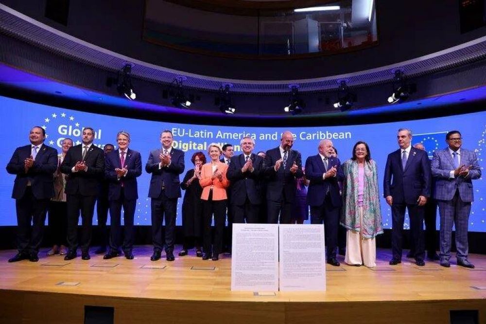 Tras defender su agenda exterior en Bruselas, Alberto Fernndez cerr su ltima gira presidencial por Europa
