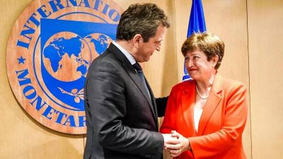 En medio de las negociaciones, el FMI pidi� m�s ajuste y devaluaci�n