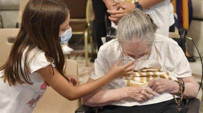 El Papa pide no dejar a los ancianos solos: Aprender de ellos como fuente de sabidur�a