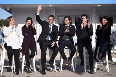 La campa�a de Massa sigue centrada en que �se viene algo distinto�