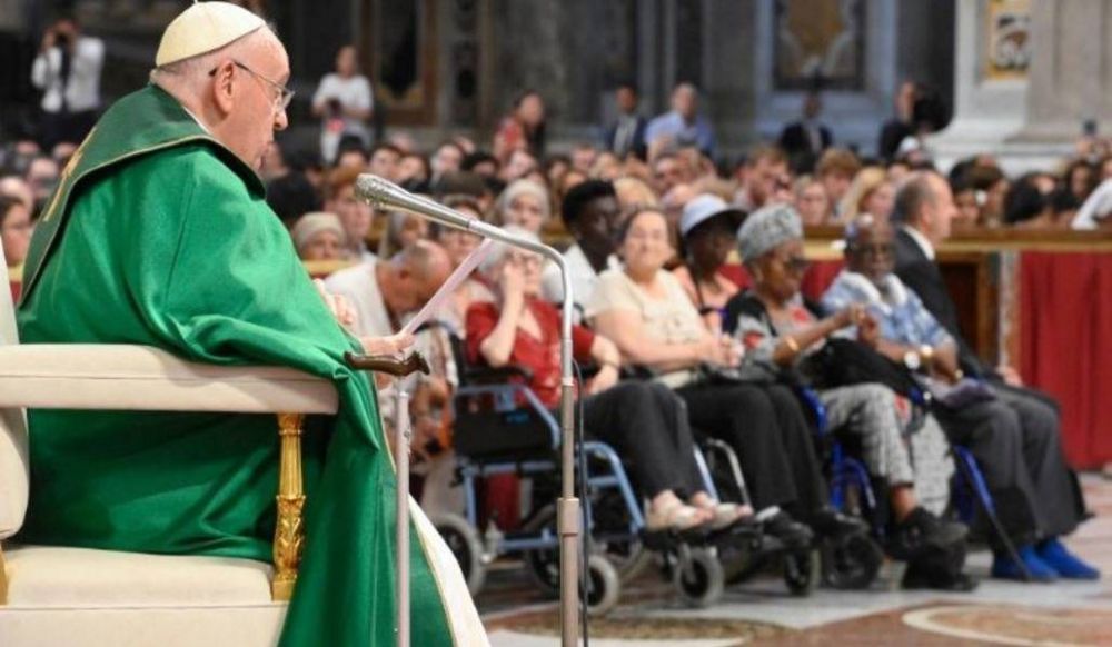 El Papa: Ancianos y j�venes crezcan juntos para construir una sociedad fraterna