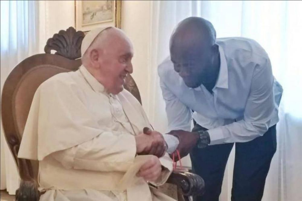 El Papa a las claretianas: Contin�en ofreciendo el amor desbordante de Dios