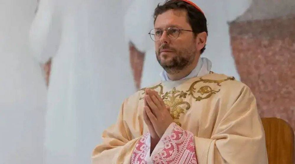 Cardenal sue�a con establecer un monasterio cat�lico para seguir evangelizando Mongolia