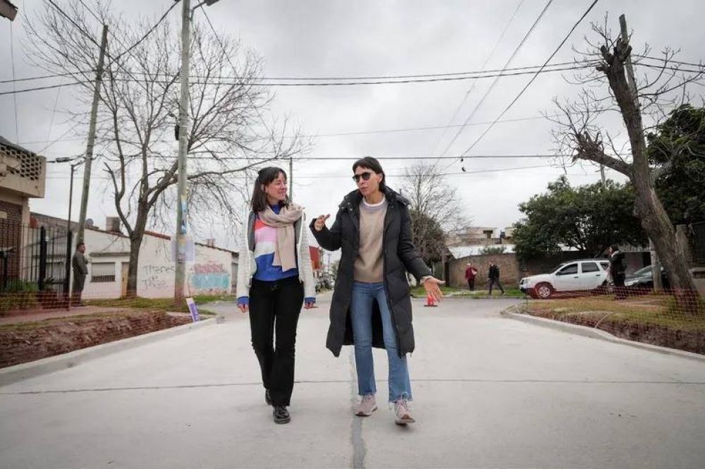 Campaña de precisión: el peronismo sale casa por casa a buscar el voto perdido