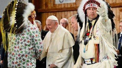 A un a�o del viaje del Papa, Canad� prosigue su camino de reconciliaci�n