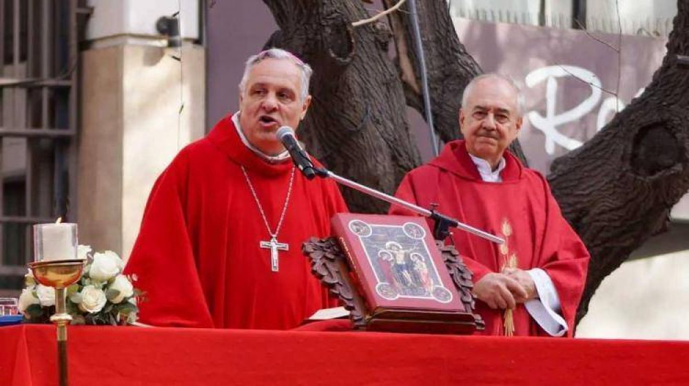Mons. Colombo convoc a un ao jubilar para profundizar el servicio evangelizador