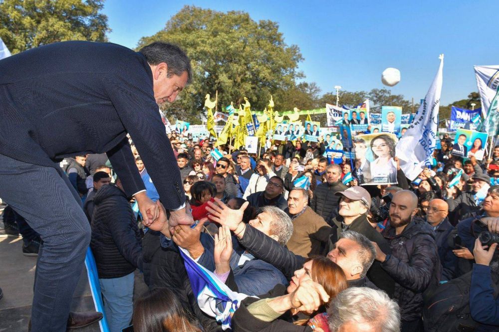 Massa plante que es necesario recuperar los ingresos de los trabajadores a travs de las paritarias