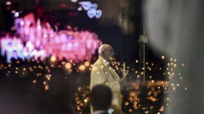 Comastri a los j�venes: Mediten con Francisco el mensaje de Mar�a