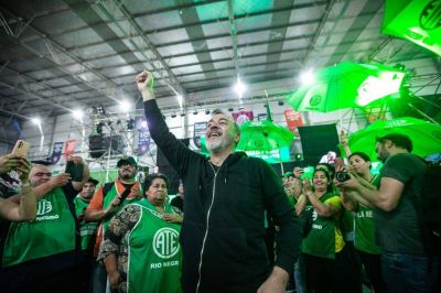Rodolfo Aguiar cerr su campaa ante una multitud en San Lorenzo