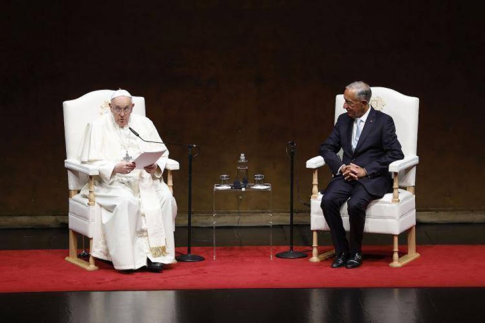 El Papa: 'Sue�o con una Europa, que incluya pueblos y personas y apague los focos de guerra'