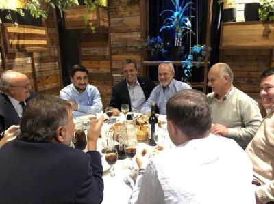 Quiénes se sentaron a la mesa del desembarco de Sergio Massa en Córdoba