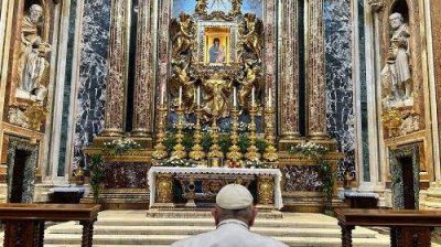 El Papa en Santa Mar�a la Mayor para agradecer a la Virgen por el viaje a Lisboa