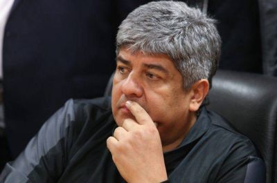 Pablo Moyano se entusiasm� con el anuncio de Sergio Massa: �Es necesario que haya una suma fija para aquellos que no pueden empatar la inflaci�n y creo que vamos por ese rumbo�