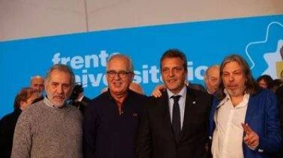 El secretario General de la FATUN Walter Merkis participó del acto en la UNSAM junto a Sergio Massa
