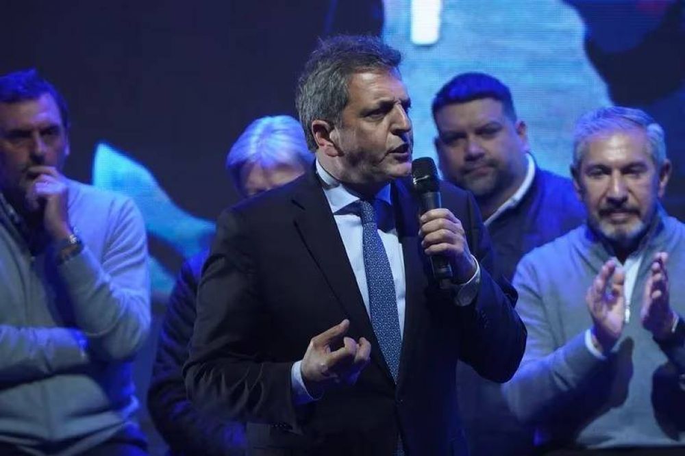 El oficialismo concentra la campa�a en la figura de Sergio Massa y apunta a los indecisos para dar el golpe en las PASO