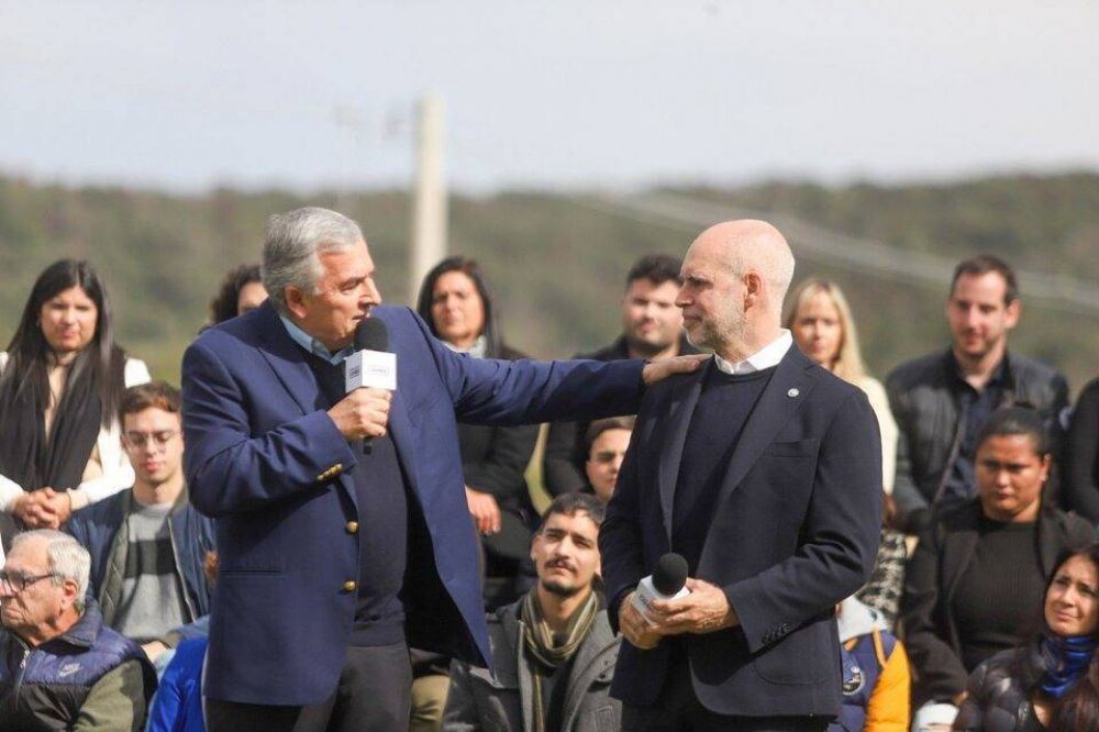 Juntos por el Cambio: La imagen de unidad dur menos que un flash
