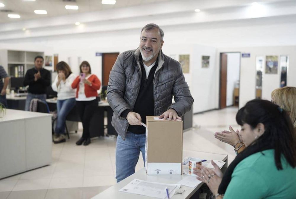 Elecciones en ATE: Aguiar vot en General Roca y viaja a Buenos Aires a esperar los resultados