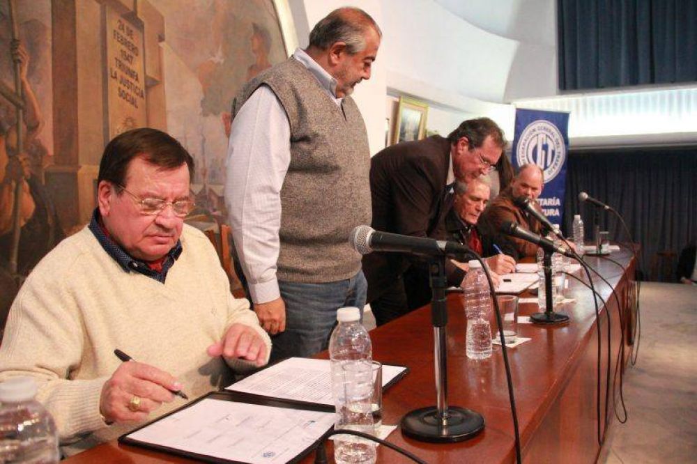 La CGT firma un convenio con la Biblioteca Roberto Repetto para jerarquizar los archivos histricos