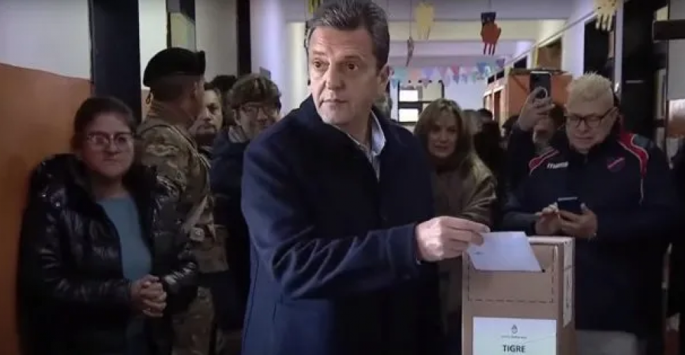 PASO 2023: Sergio Massa fue el primer precandidato presidencial en vota