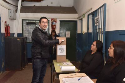 Nardini emitió su voto en Malvinas Argentinas