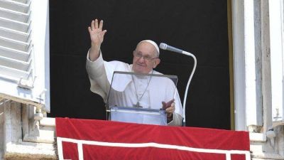 El Papa: La vida de Mar�a est� marcada por el servicio y la alabanza