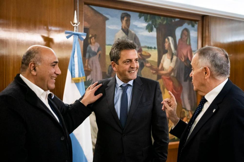 UP resetea su campaa en medio de enojos, reuniones secretas y exhorto a los gobernadores