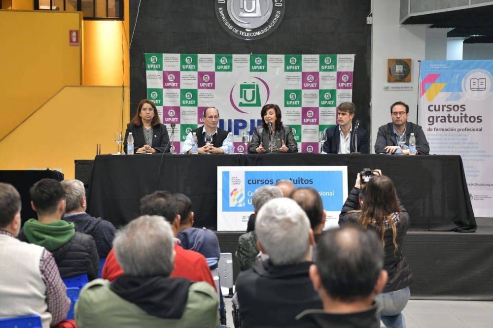 La Upjet lanz el Centro de Formacin Profesional que cuenta con un Aula 4.0, el primer espacio de co-working sindical de Argentina