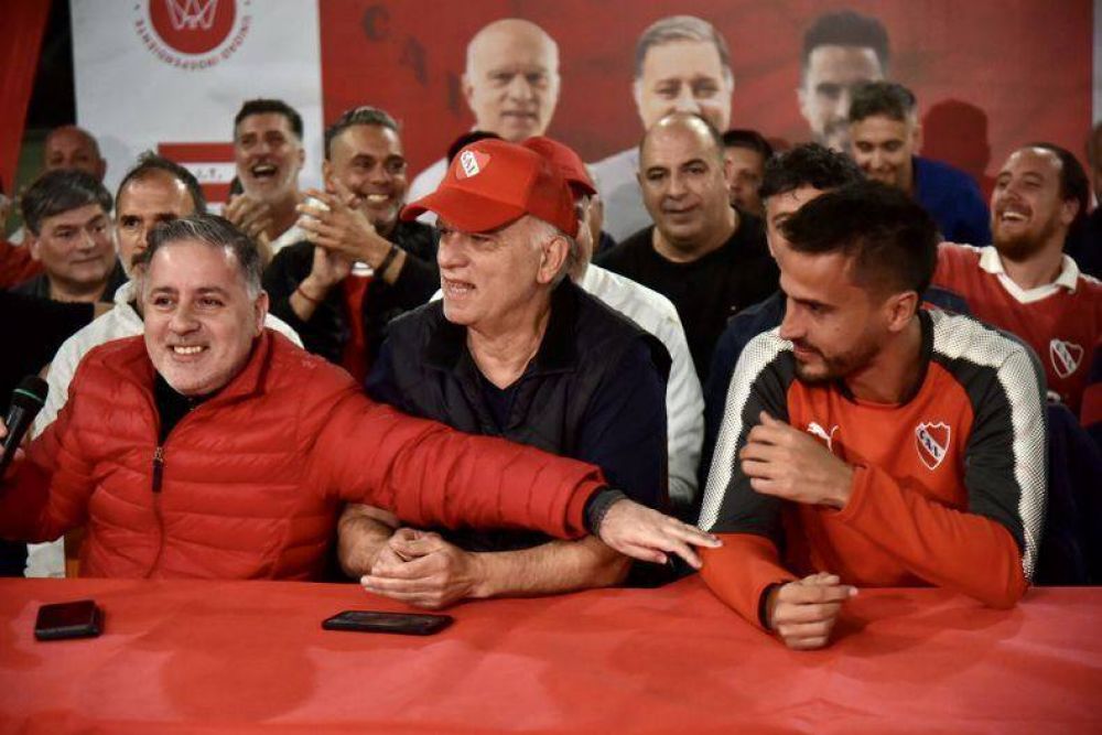 Con Nstor Grindetti en campaa por la gobernacin, Independiente est otra vez al rojo vivo