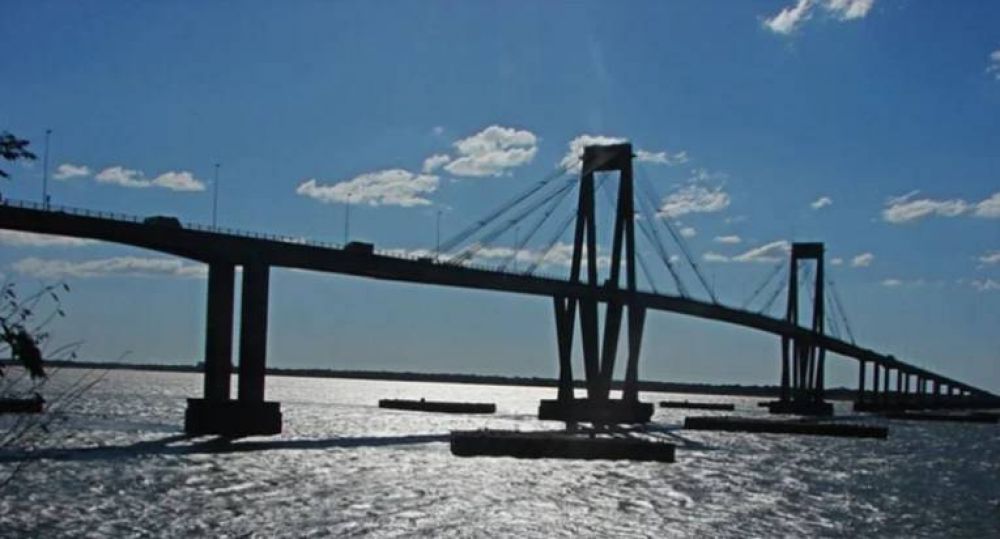Puente Chaco-Corrientes: quitaron los lmites de tamao de las barcazas