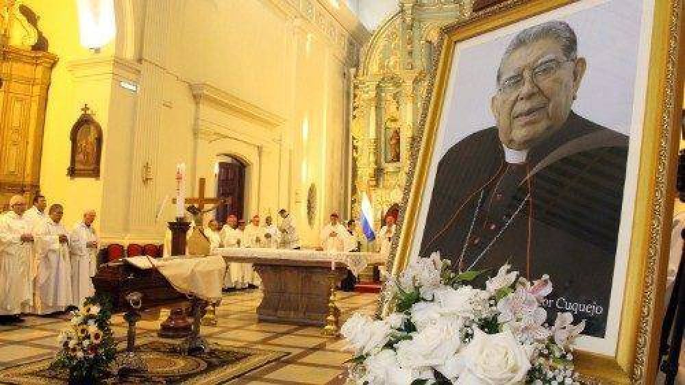 Paraguay: Congoja del Papa tras fallecimiento de Monseñor Cuquejo