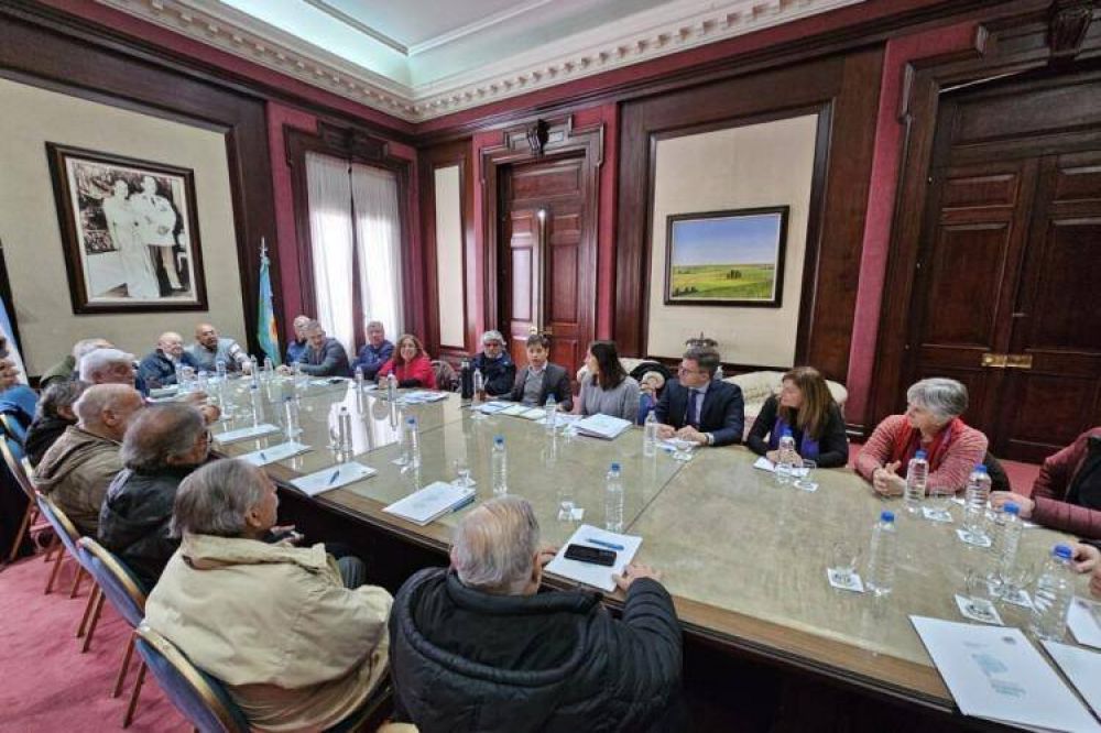 Kicillof firm junto a la CGT convenios a favor de la formacin de los trabajadores