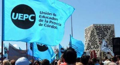 Docentes de Córdoba rechazan propuesta de la provincia y convocan a un paro