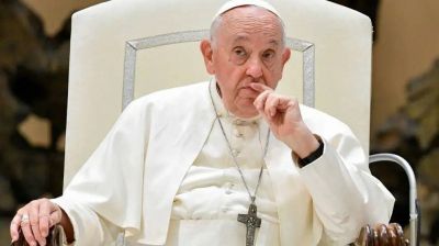 Se pact una misa de desagravio al Papa Francisco por los dichos de Milei