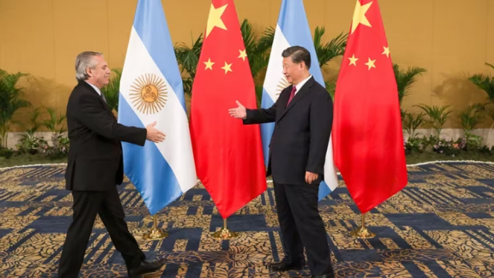 El ingreso de Argentina a los BRICS profundiza la dependencia geopoltica con China