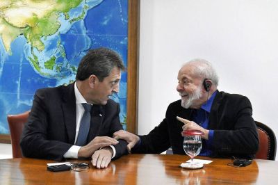 Foto con Lula y la letra chica del acuerdo estratégico de Massa con Brasil