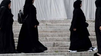 El Consejo Francés de la Fe Musulmana considera que la abaya 