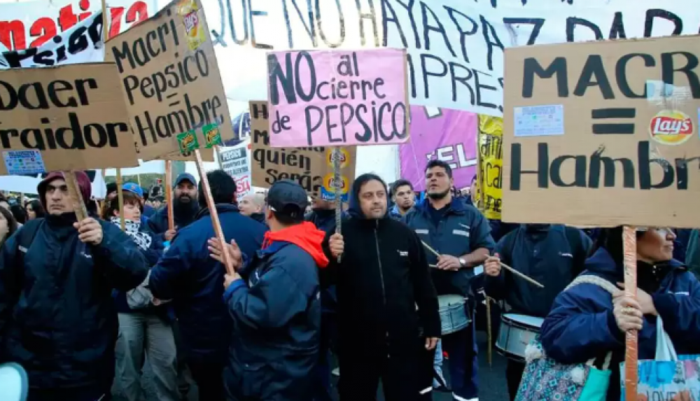 Trabajadores despedides de PepsiCo buscan una respuesta de la Justicia
