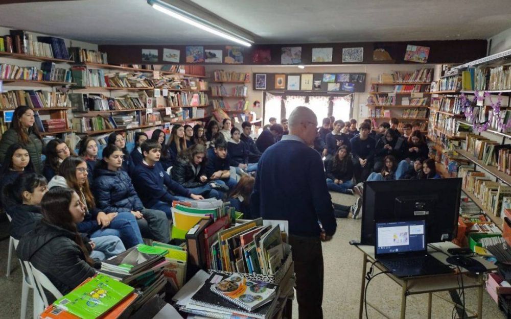 La universidad y los colegios secundarios