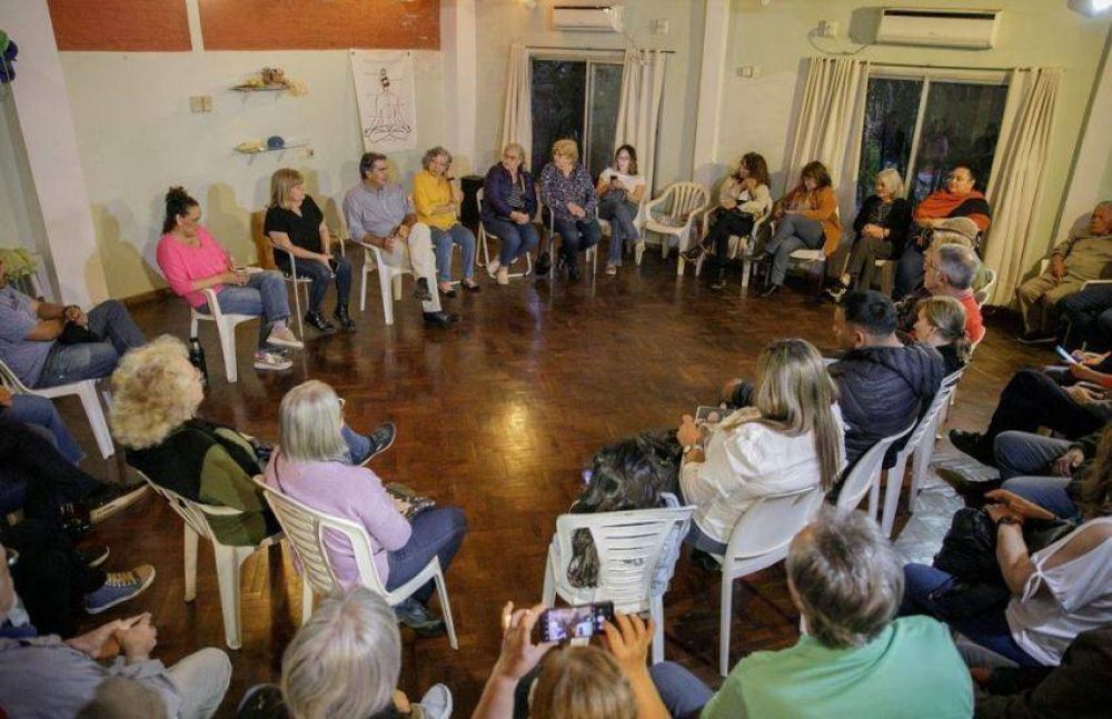 Participacin ciudadana: Capitanich junto a vecinos y vecinas de la zona cntrica de Resistencia definieron agenda de polticas prioritarias