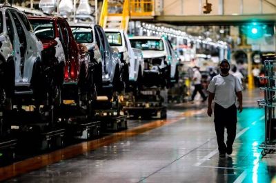 Por la alta inflaci�n, creci� la brecha salarial entre los trabajadores formales: causas y efectos