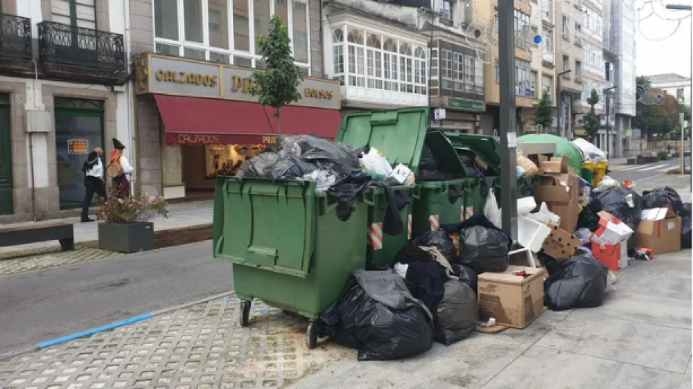 Sigue la huelga en la recogida de basura en Vilalba
