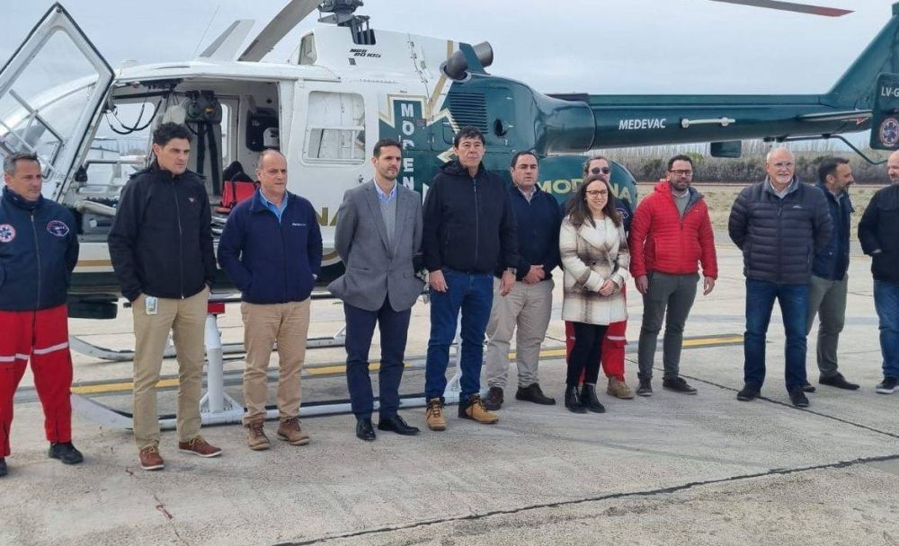 Petroleros y seis operadoras del sector, entre ellas YPF, dejaron inaugurado un moderno helicoptero sanitario de alta complejidad