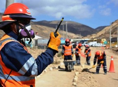 Gremio minero y cámara del sector abrasivos acordaron en paritarias una suma fija de 60 mil pesos