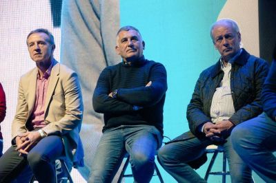�Paco� Manrique advirti� que �si gana un Gobierno que lo primero que piensa hacer es achicar derechos laborales nos tendr� a todos en la calle�