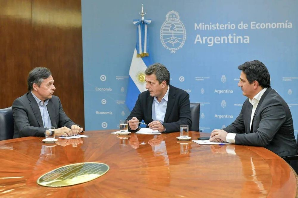 Massa anunci� la eliminaci�n del Impuesto a las Ganancias en caso de ser elegido presidente