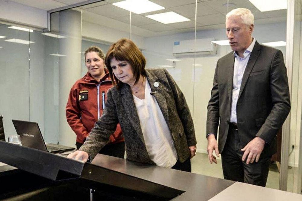 La campaa de Patricia Bullrich, sin rumbo: tensin con Mauricio Macri y acercamiento a Domingo Cavallo