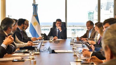 Massa define con su gabinete la eliminaci�n del Impuesto a las Ganancias