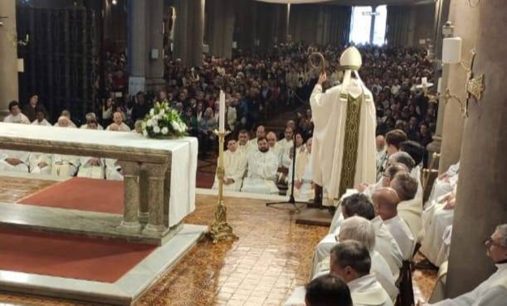 Emotiva celebracin comunitaria para agradecer ministerio del Padre Obispo Gabriel