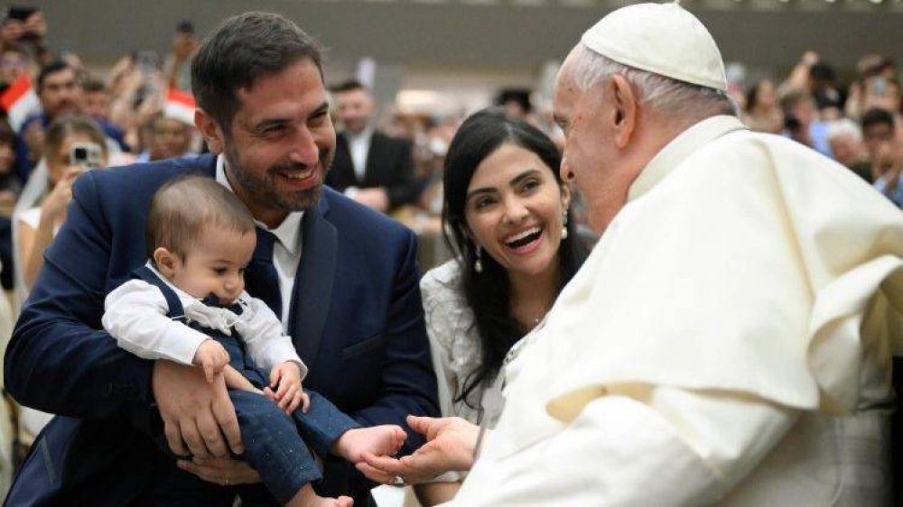Francisco invita a tender puentes entre los c�nyuges y pastores